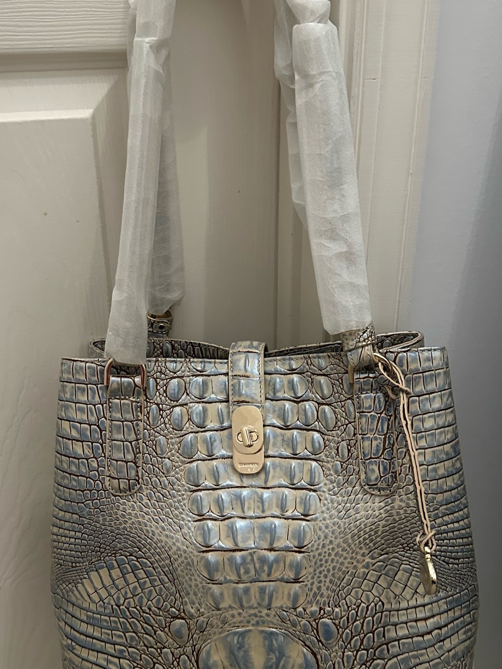 Price Reduced. Brahmin Blue Haze Fiora Leather Bucket HTF Retired No offers - Picture 3 of 14